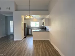 Photo #5: 2480793 Listing 