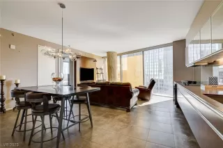 Photo #3: 2480816 Listing 