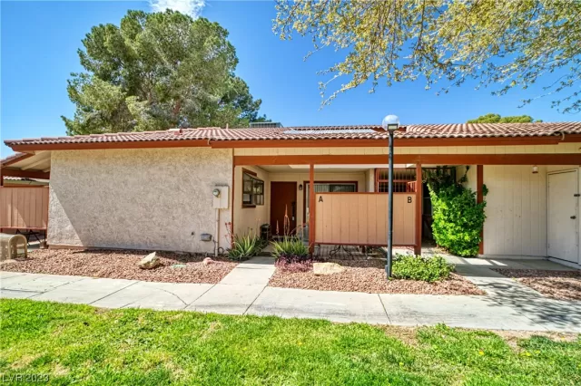 MLS: 2480836 Condo For Sale