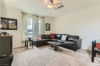 Photo #4: 2480837 Listing 