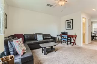 Photo #5: 2480837 Listing 