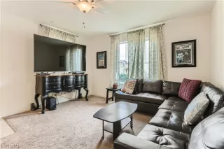 Photo #6: 2480837 Listing 