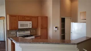 Photo #2: 2480849 Listing 