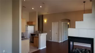 Photo #6: 2480849 Listing 