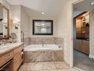 Photo #1: 2480904 Listing 
