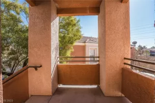 Photo #4: 2480924 Listing 