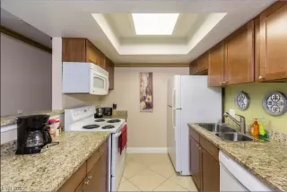 Photo #3: 2480937 Listing 