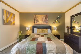 Photo #5: 2480937 Listing 