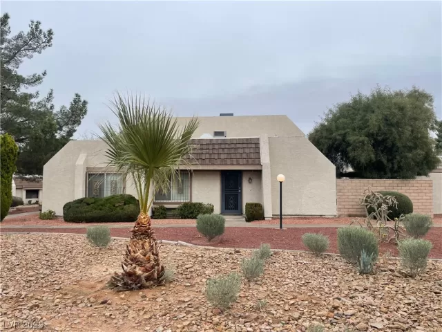 MLS: 2480943 Condo For Sale