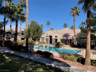 Photo #1: 2480948 Listing