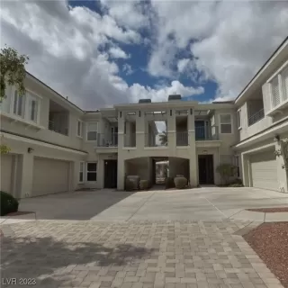 Photo #1: 2480976 Listing 