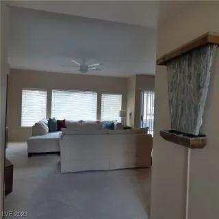 Photo #4: 2480976 Listing 