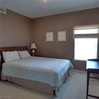 Photo #5: 2480976 Listing 