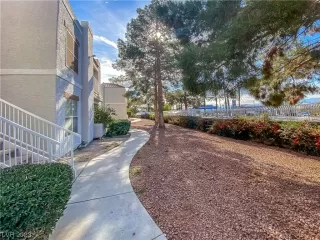 Photo #2: 2481024 Listing 