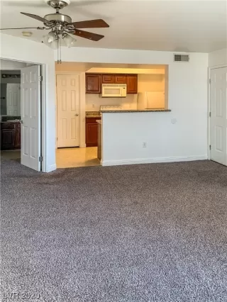 Photo #5: 2481024 Listing 