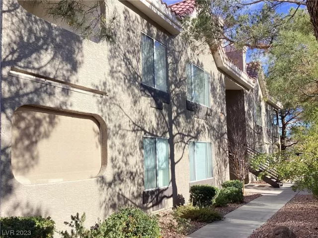 MLS: 2481058 Condo For Sale