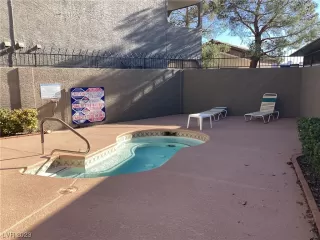 Photo #1: 2481058 Listing 