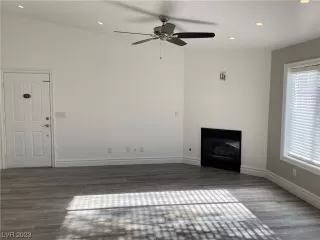 Photo #3: 2481058 Listing 