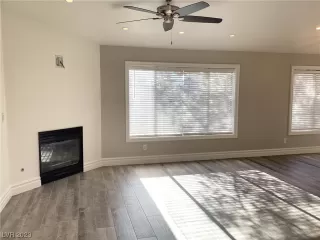 Photo #4: 2481058 Listing 