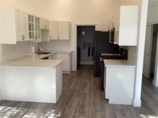 Photo #5: 2481058 Listing 