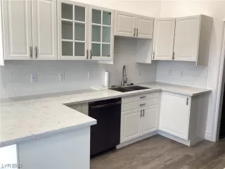 Photo #6: 2481058 Listing 