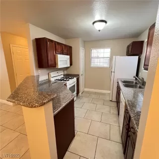 Photo #2: 2481065 Listing 