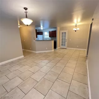 Photo #4: 2481065 Listing 