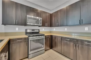 Photo #2: 2481080 Listing