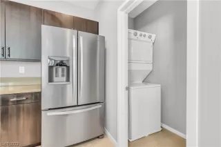 Photo #3: 2481080 Listing