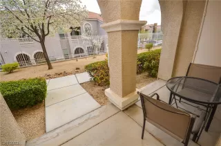 Photo #2: 2481092 Listing