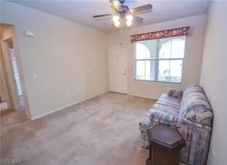 Photo #6: 2481092 Listing