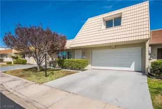 Photo #2: 2481129 Listing