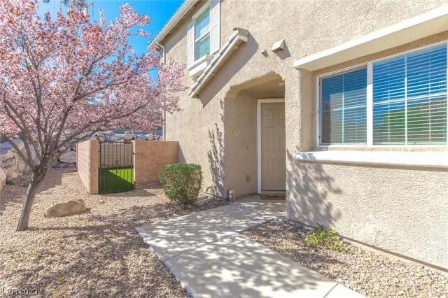 MLS: 2481140 Condo For Sale