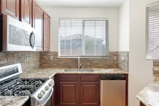 Photo #1: 2481140 Listing 