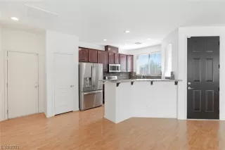 Photo #6: 2481140 Listing 