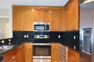 Photo #3: 2481164 Listing 