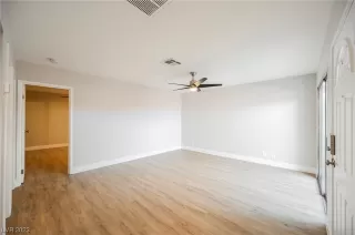 Photo #5: 2481181 Listing 