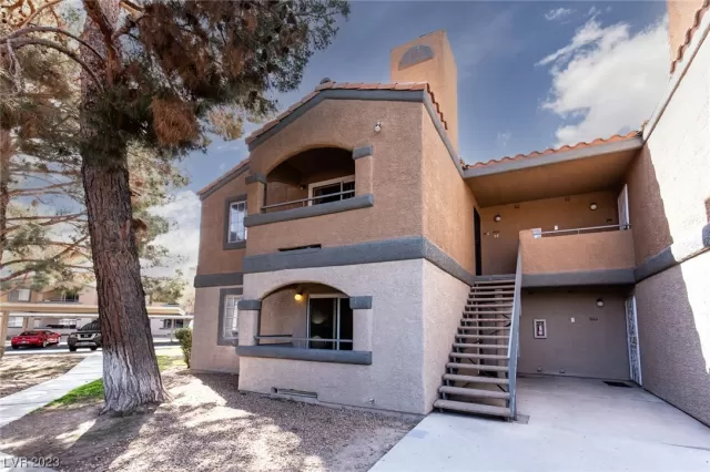 MLS: 2481184 Condo For Sale