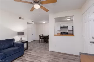 Photo #4: 2481184 Listing