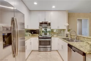 Photo #4: 2481213 Listing 
