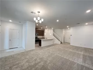 Photo #4: 2481240 Listing 