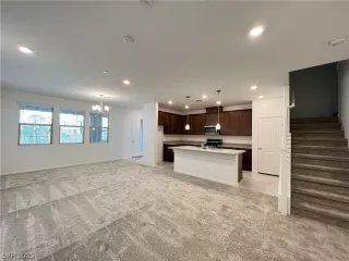 Photo #5: 2481240 Listing 