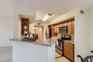 Photo #4: 2481297 Listing 