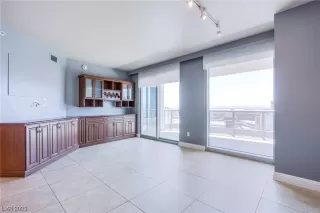 Photo #3: 2481334 Listing