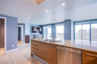 Photo #4: 2481334 Listing