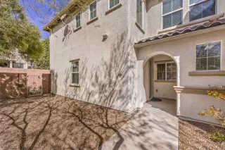 Photo #5: 2481337 Listing 