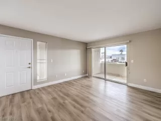 Photo #1: 2481368 Listing 