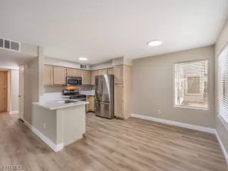 Photo #4: 2481368 Listing 