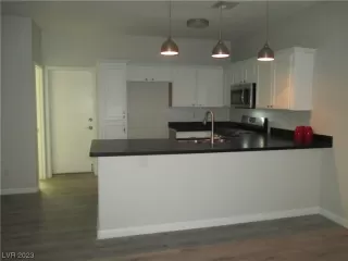 Photo #2: 2481385 Listing 