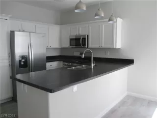 Photo #6: 2481385 Listing 
